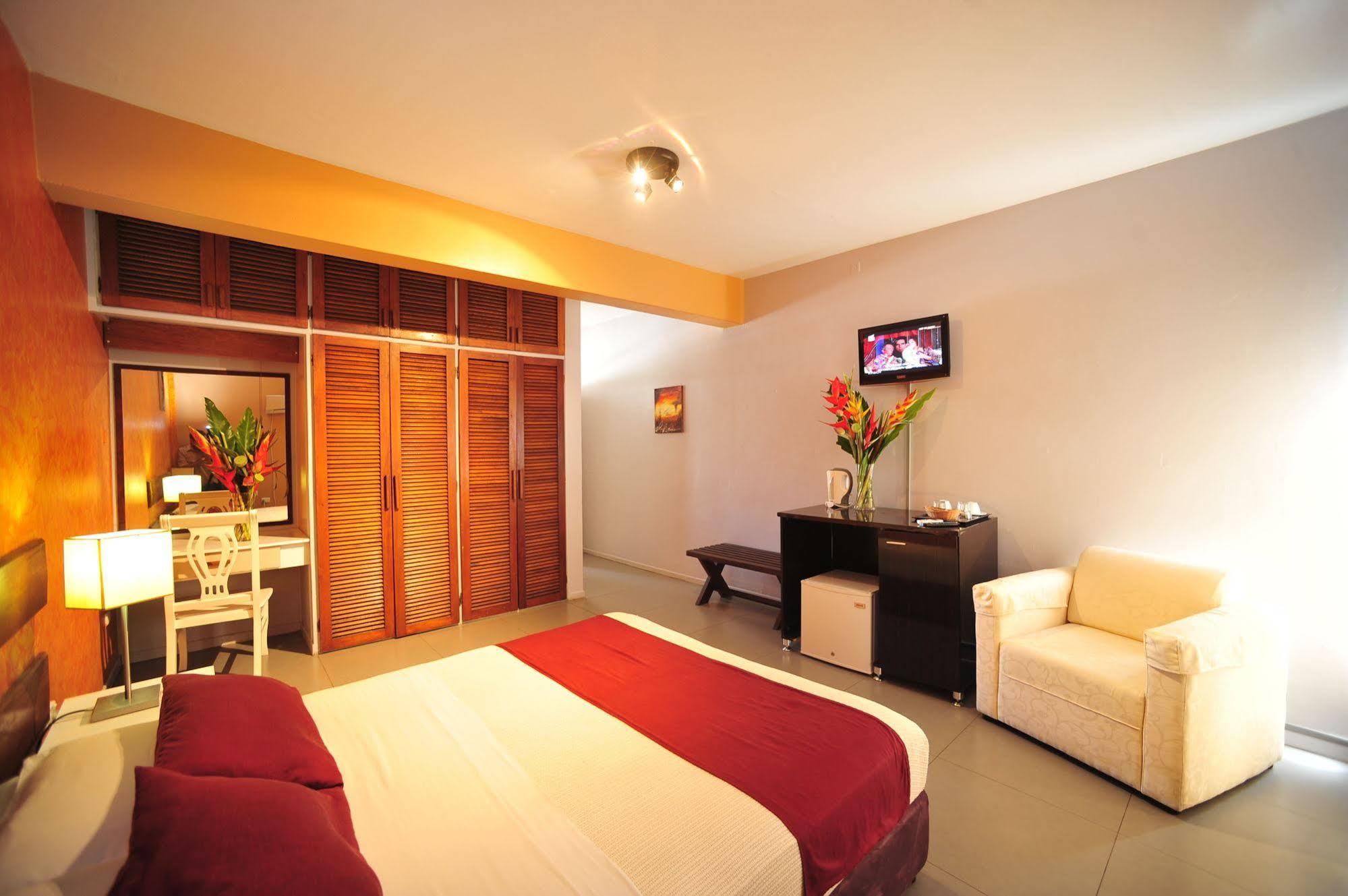 Hotel Olympic พอร์ตวิลา ภายนอก รูปภาพ