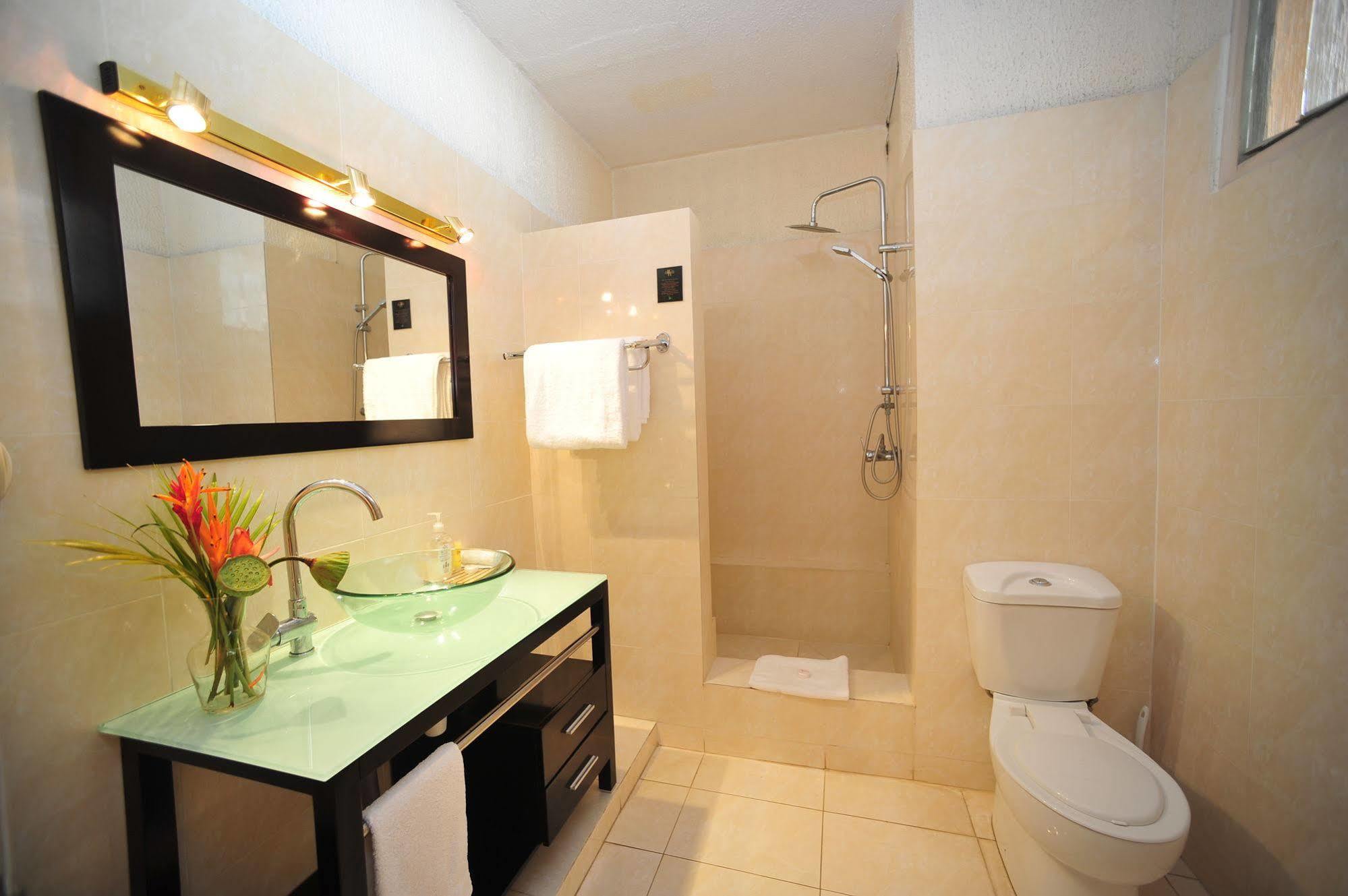 Hotel Olympic พอร์ตวิลา ภายนอก รูปภาพ
